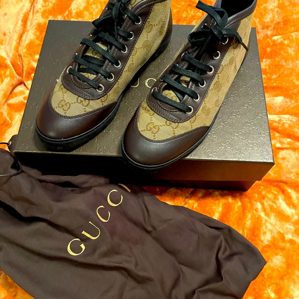 Women’s shoes